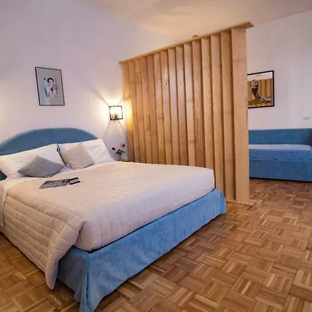 Amazing Trevi Fountain *